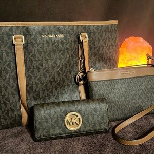 Lightly Used Michael Kors Set (Tote, Shoulder Bag, and Wallet)